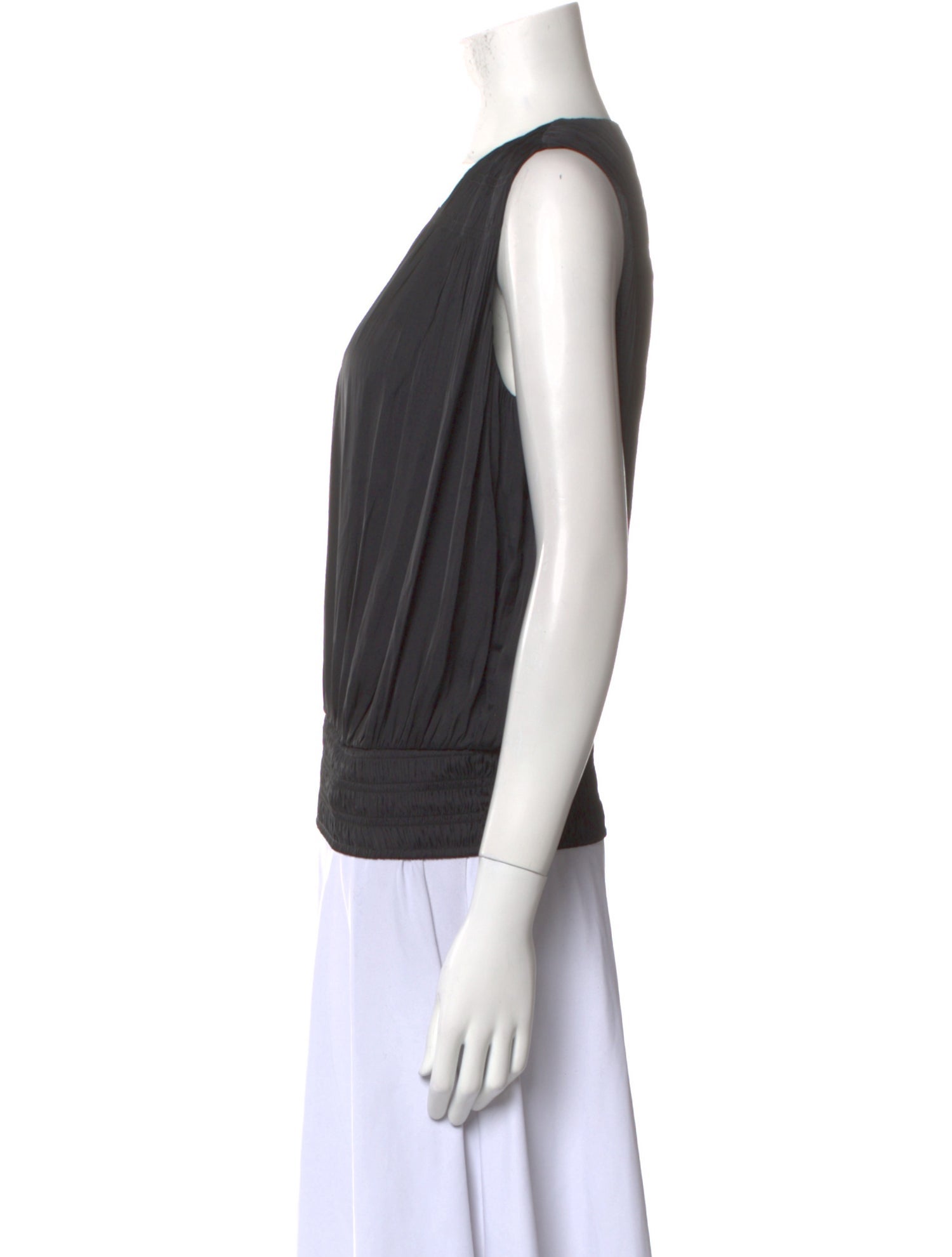 FRAME V-Neck Sleeveless Top