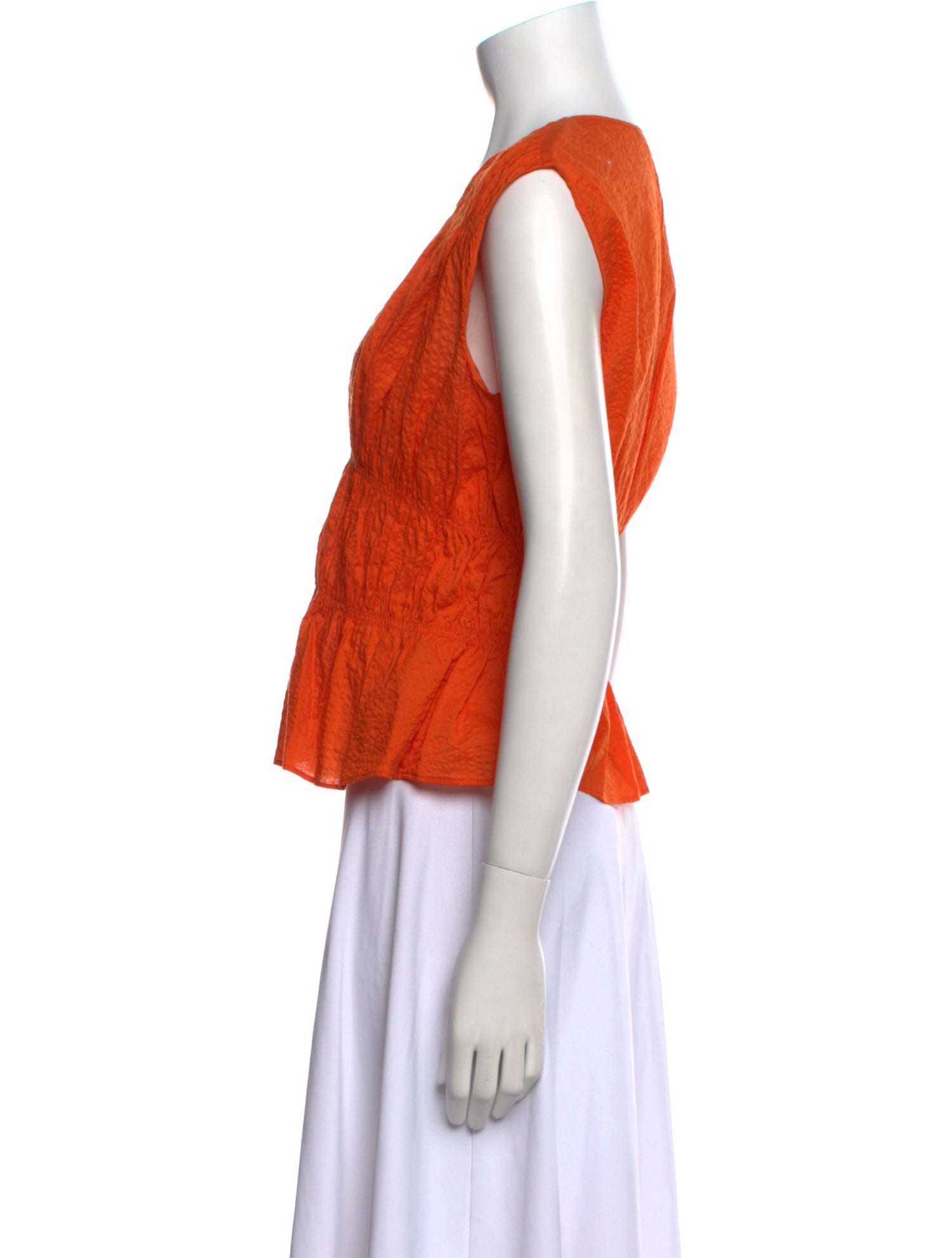 FRAME V-Neck Sleeveless Crop Top