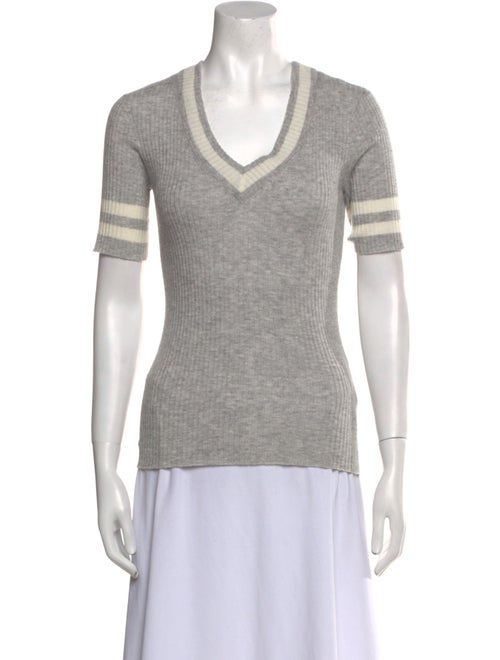 FRAME V-Neck Short Sleeve T-Shirt