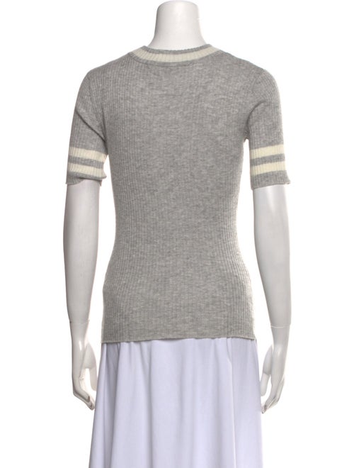 FRAME V-Neck Short Sleeve T-Shirt