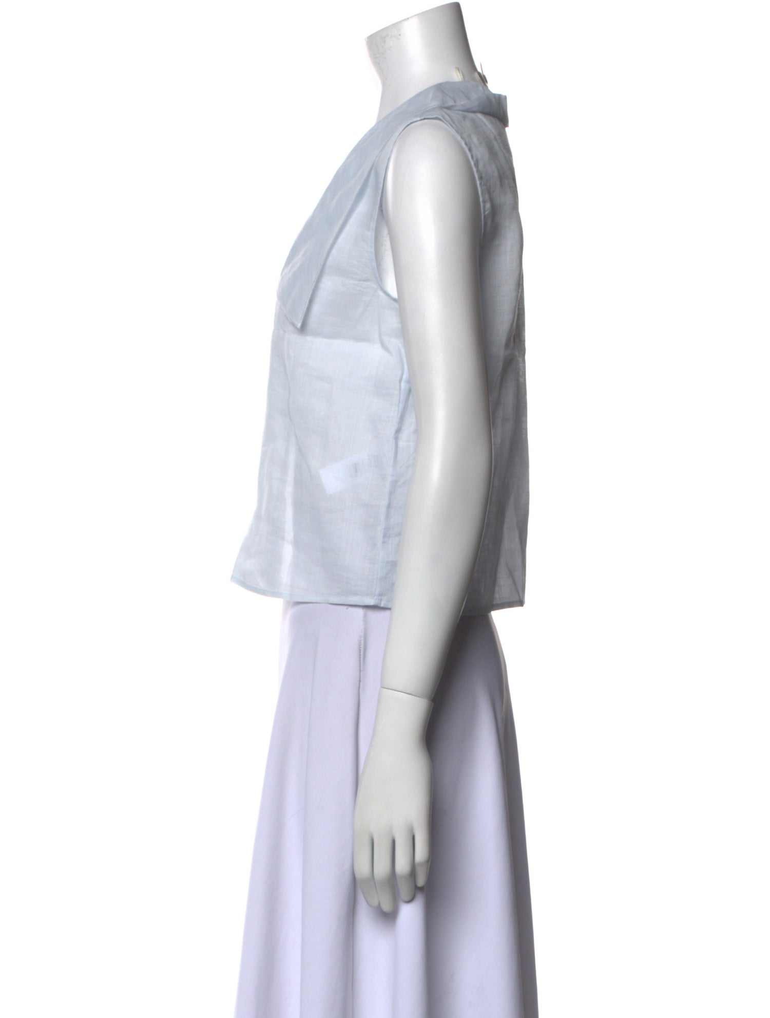 FRAME V-Neck Sleeveless Crop Top