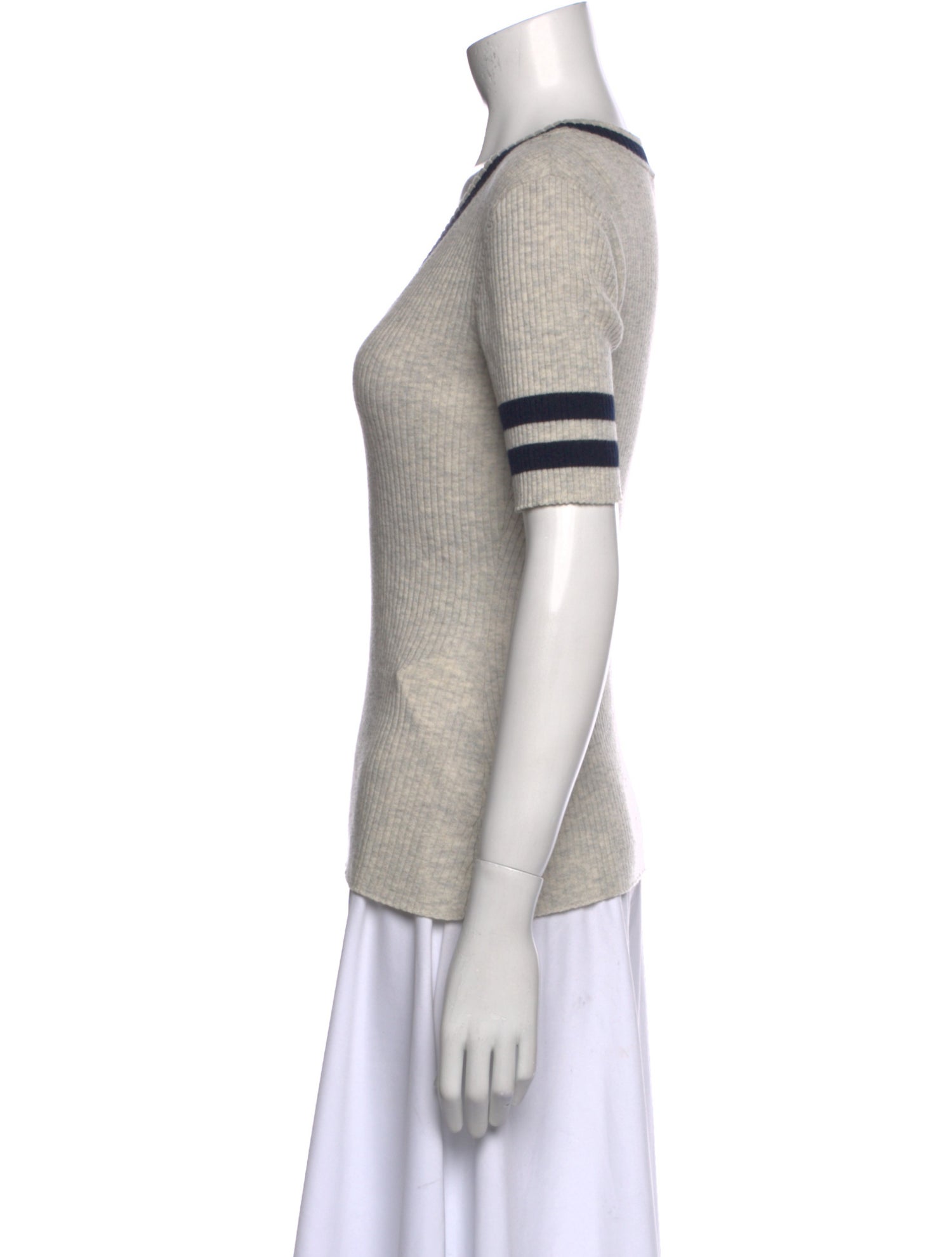 FRAME V-Neck Short Sleeve T-Shirt