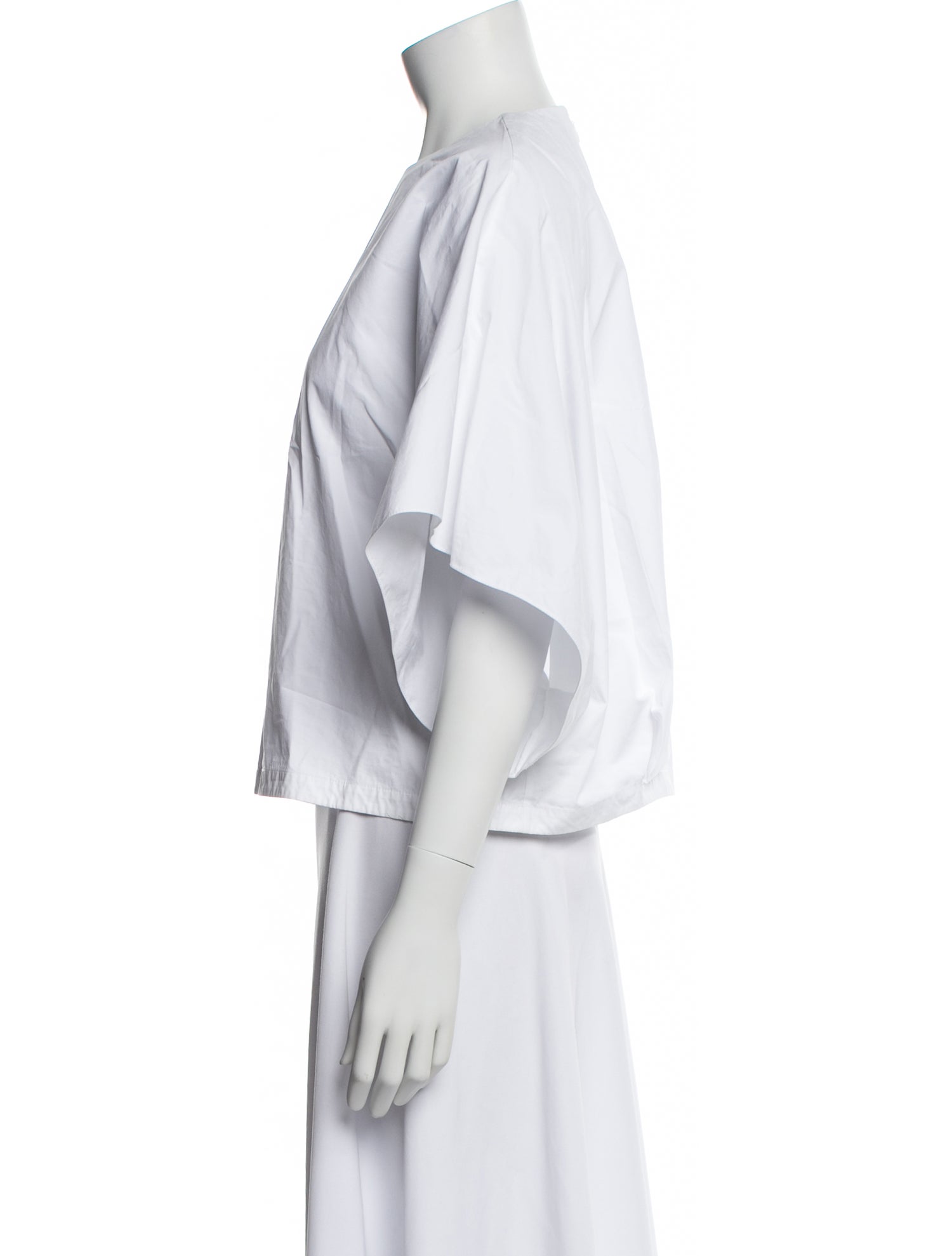 FFORME Crew Neck Three-Quarter Sleeve Crop Top