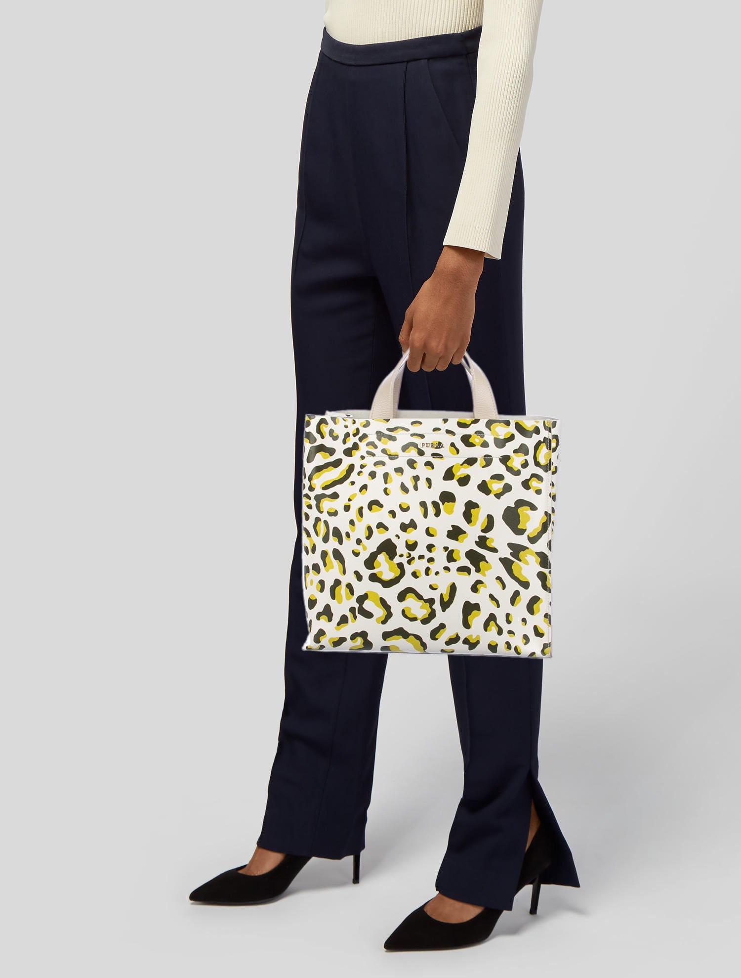 furla divide it tote