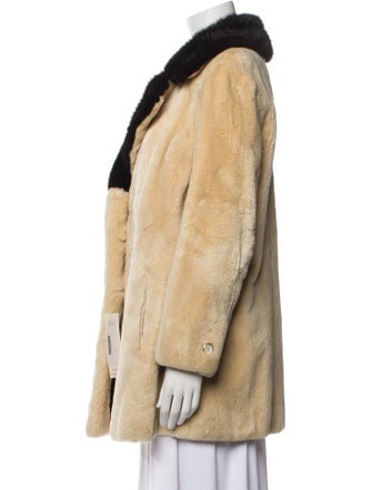 Gartenhaus Furs Fur Coat