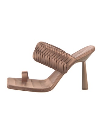 GIA/RHW Satin Slides