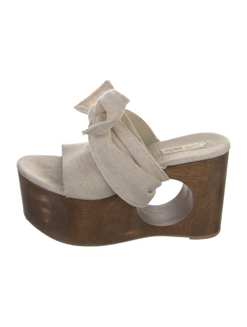 Cult Gaia Canvas Slides