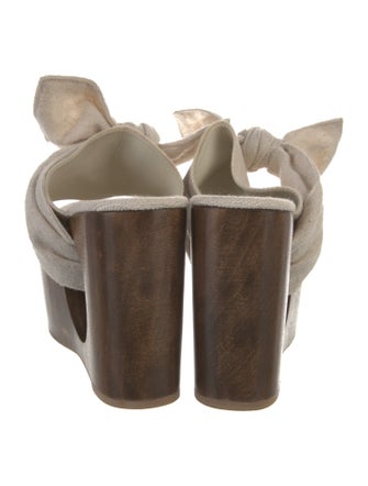 Cult Gaia Canvas Slides