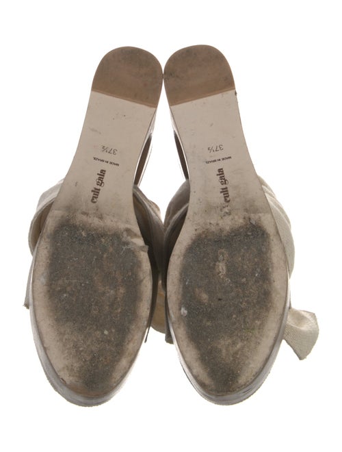 Cult Gaia Canvas Slides