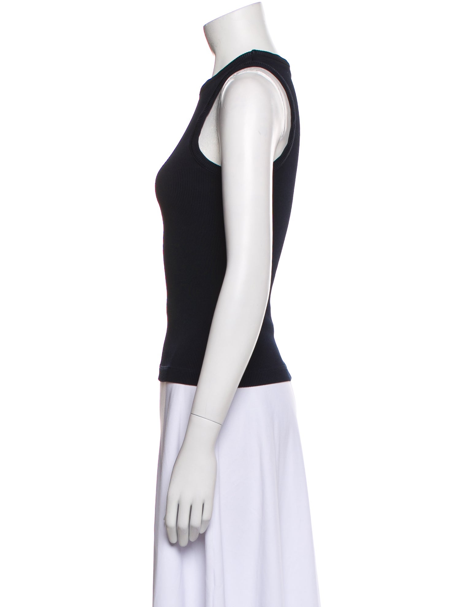 GoldSign Crew Neck Sleeveless Top