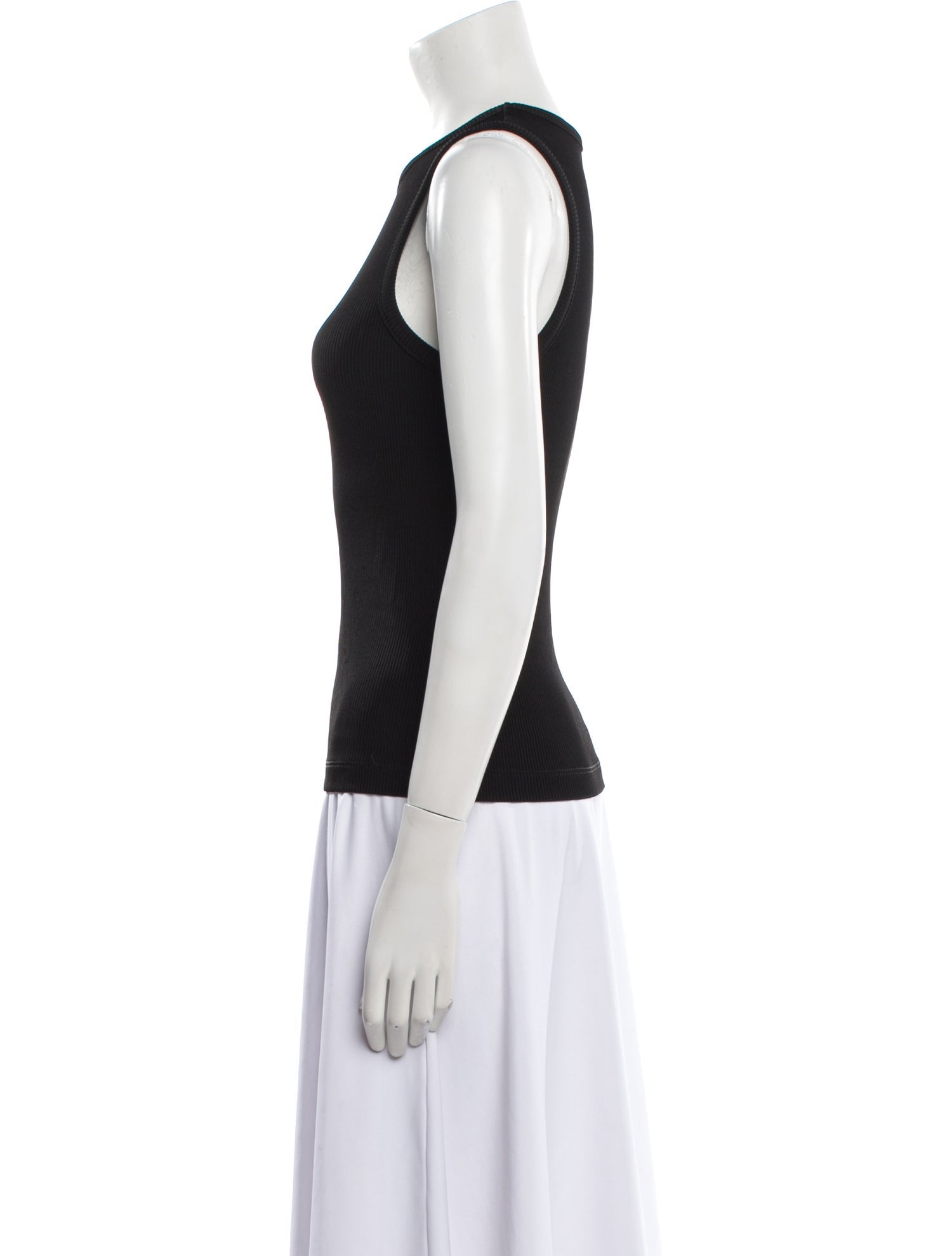 GoldSign Crew Neck Sleeveless Top