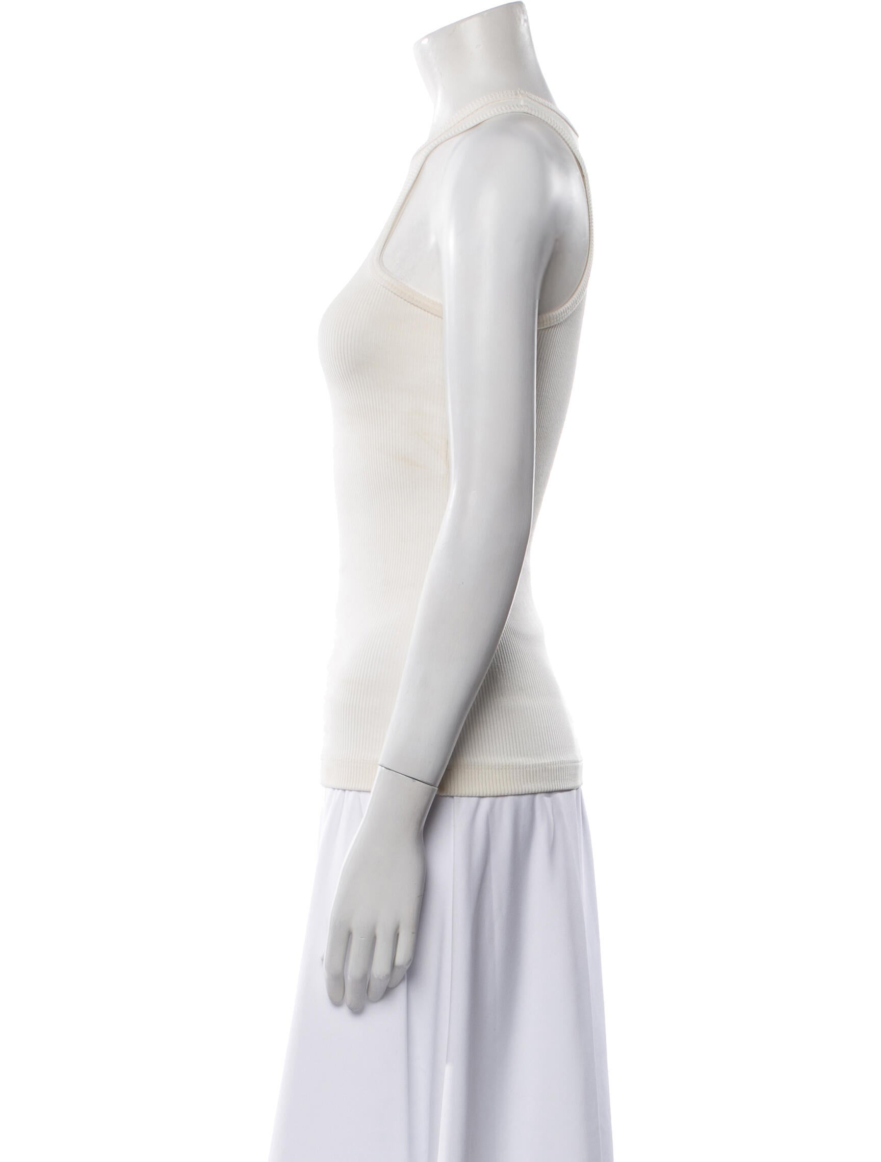 GoldSign Crew Neck Sleeveless Top