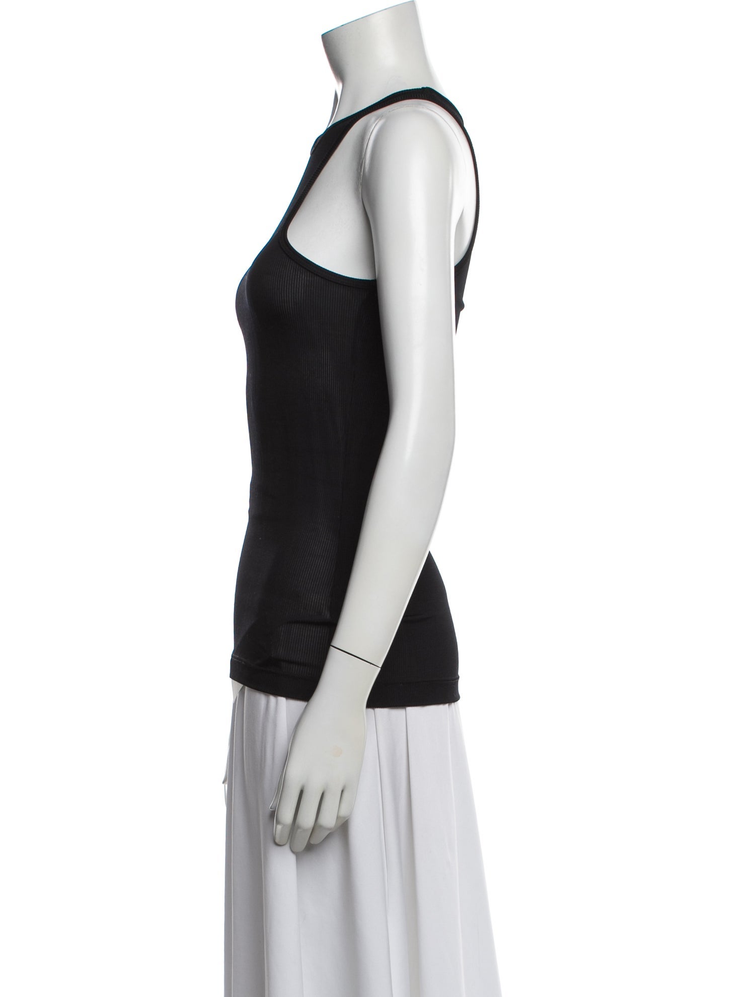 GoldSign Crew Neck Sleeveless Top