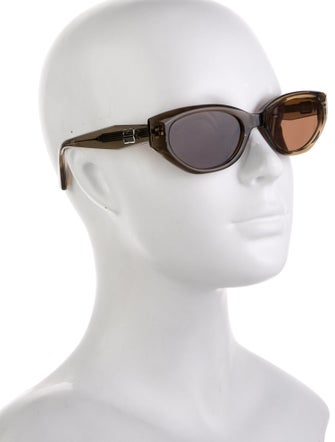 Gentle Monster Rococo Cat-Eye Sunglasses