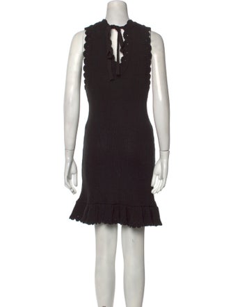 Goen.J V-Neck Knee-Length Dress