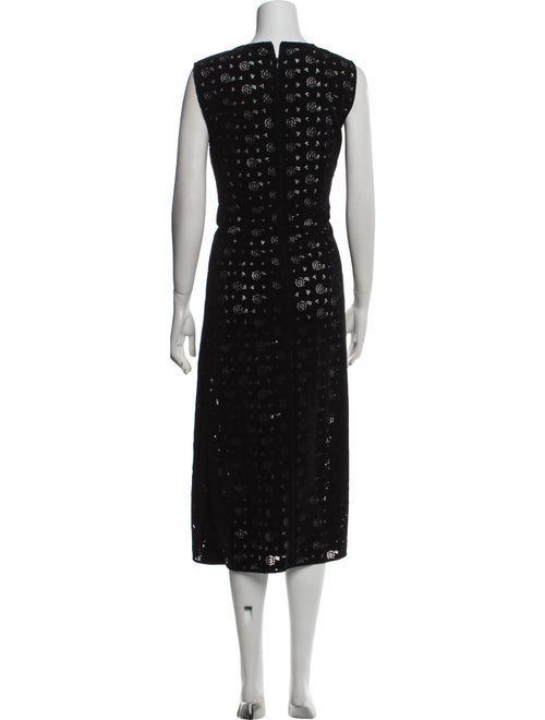 Goen.J V-Neck Midi Length Dress