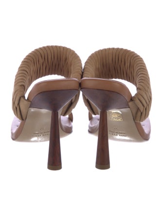 GIA/RHW Leather Slides