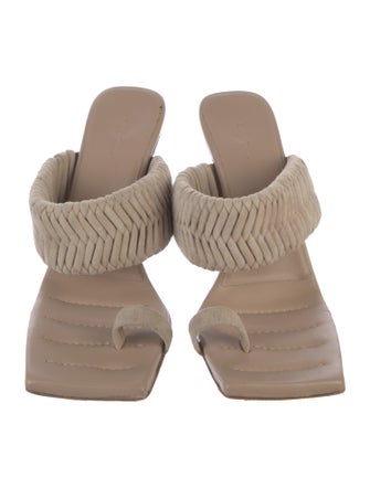 GIA/RHW Suede Slides