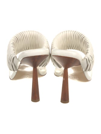 GIA/RHW Leather Slides