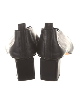 Gray Matters Leather Pumps