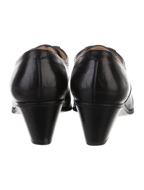 Gravati Leather Pumps