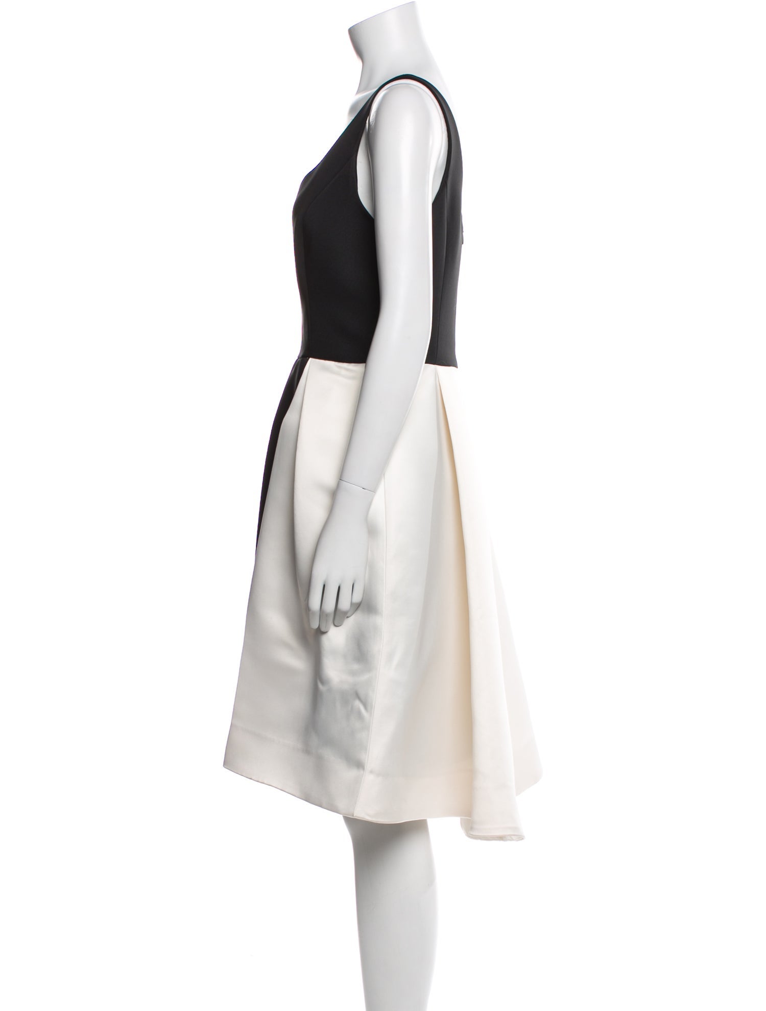 Halston Heritage Scoop Neck Midi Length Dress w/ Tags - Black Dresses,  Clothing - WH170723 | The RealReal