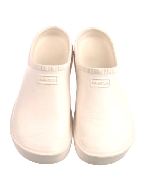 Hunter Keyhole Accent Mules