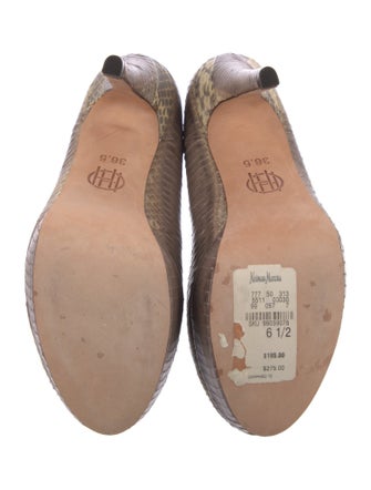 House of Harlow 1960 Leather Animal Print Pumps