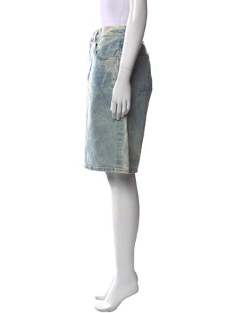 Haikure Knee-Length Shorts