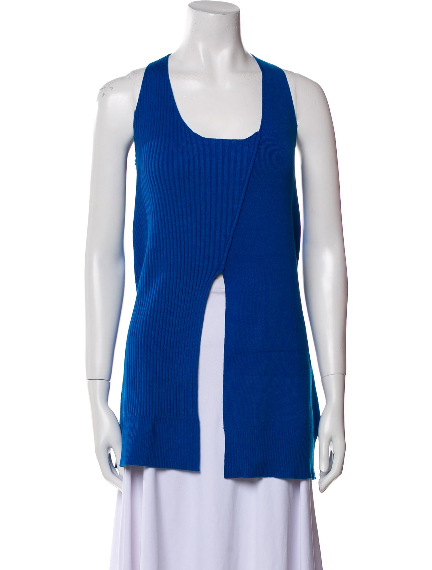 11 Honoré Scoop Neck Sleeveless Top