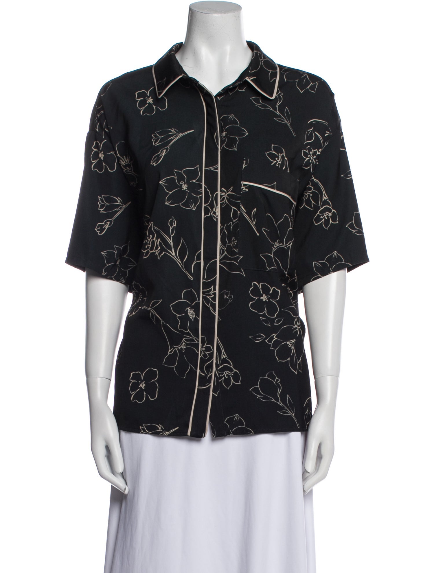 11 Honoré Printed Short Sleeve Button-Up Top