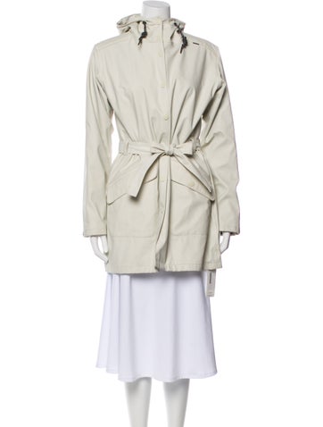 Pre-owned Helly Hansen Coat In Neutral