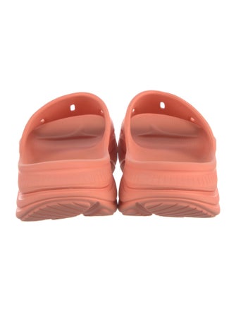Hoka Rubber Slides