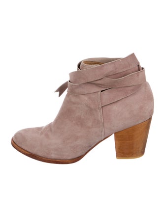 Huma Blanco Suede Boots