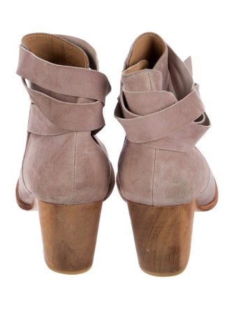 Huma Blanco Suede Boots