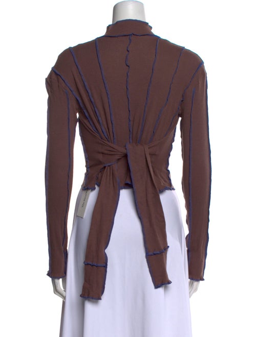 Helenamanzano V-Neck Long Sleeve Crop Top