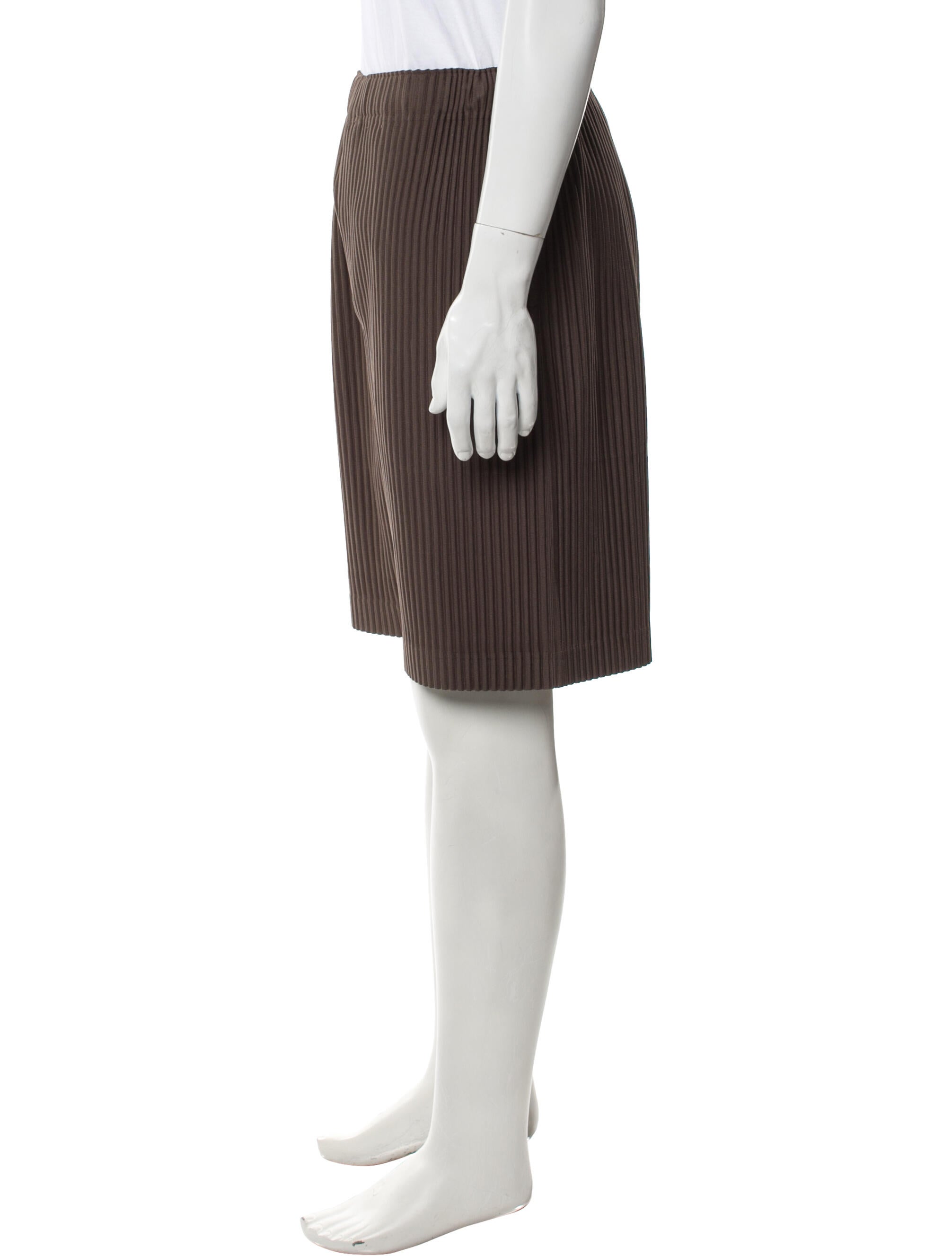 HOMME PLISSÉ ISSEY MIYAKE Shorts