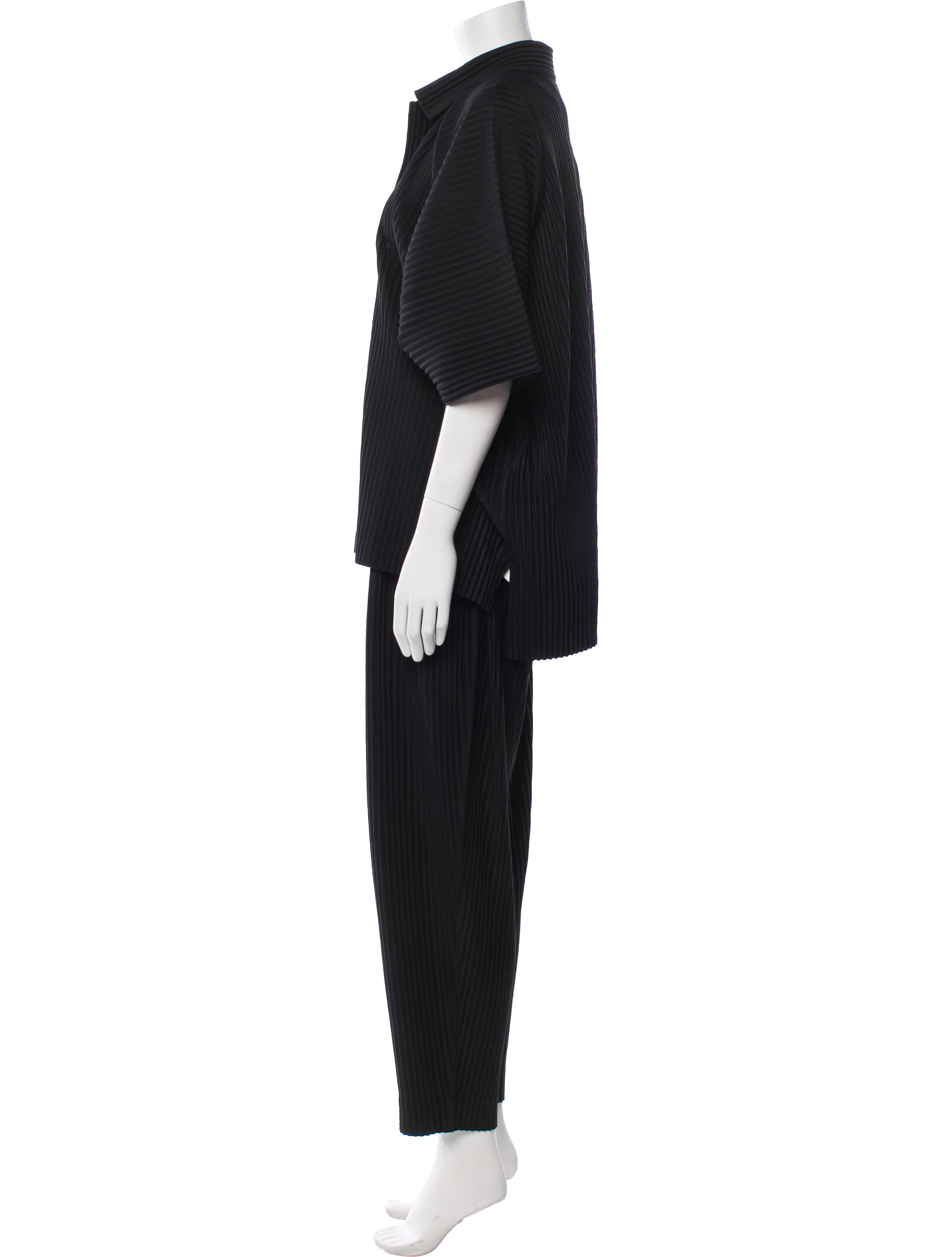 HOMME PLISSÉ ISSEY MIYAKE Striped Lounge Set