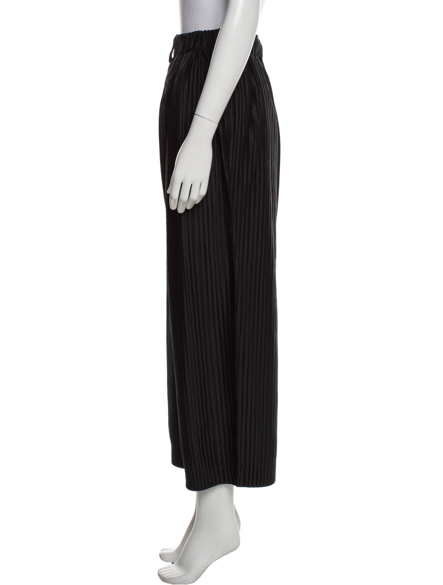 HOMME PLISSÉ ISSEY MIYAKE Pants