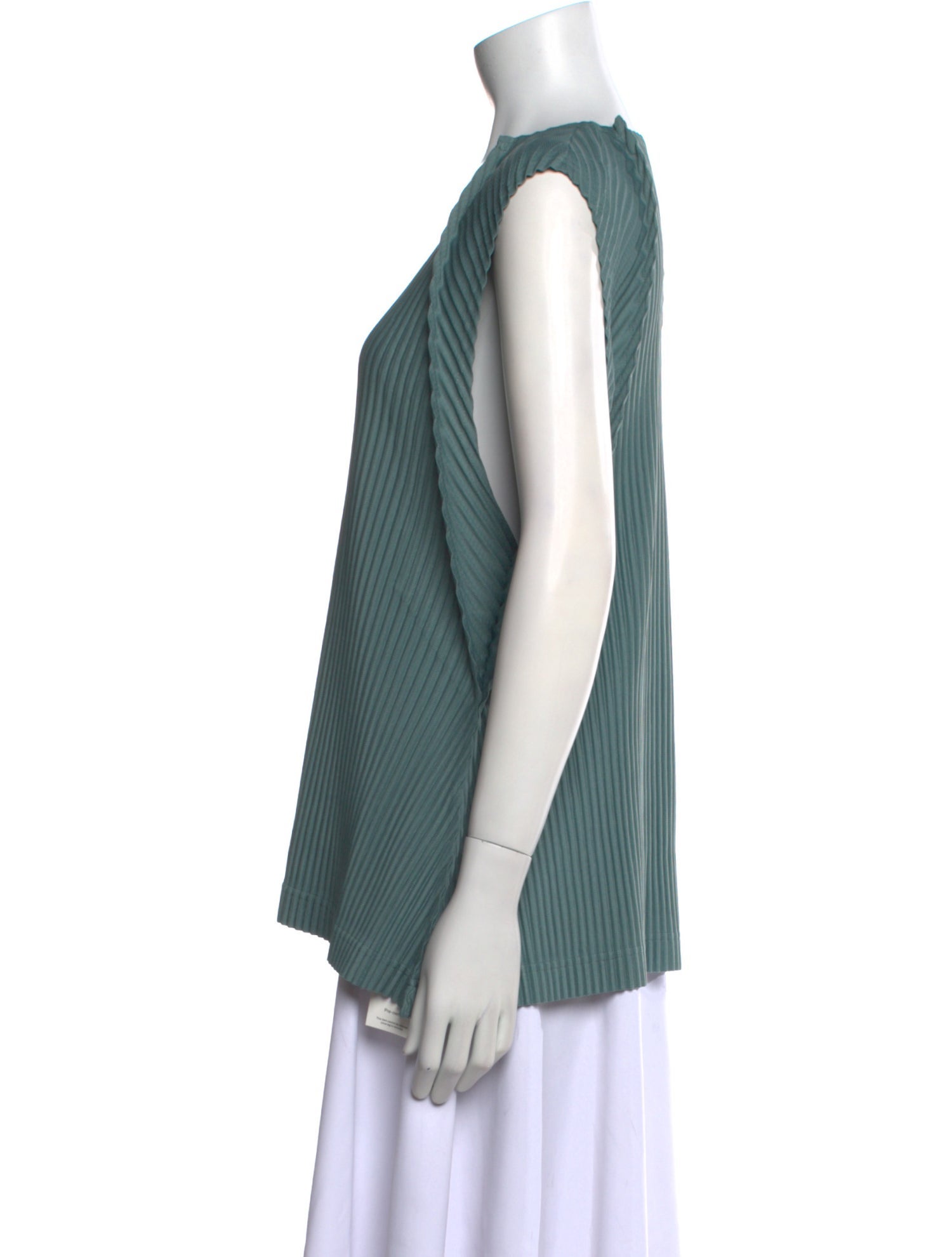 HOMME PLISSÉ ISSEY MIYAKE Crew Neck Sleeveless Blouse