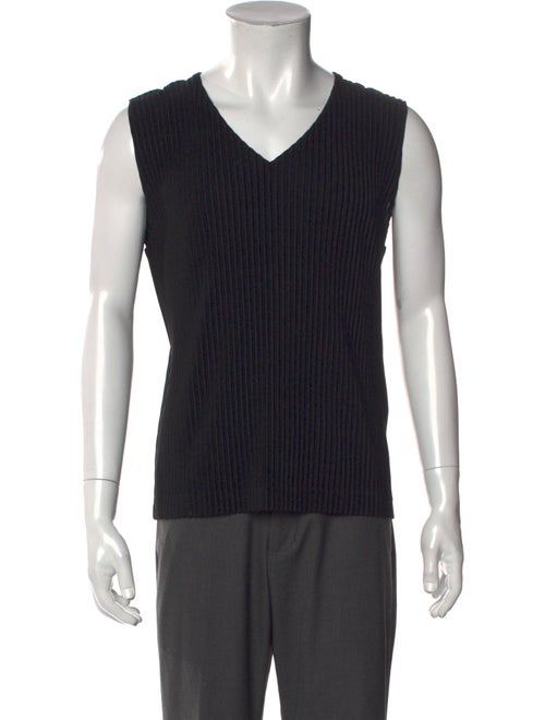 HOMME PLISSÉ ISSEY MIYAKE V-Neck Sleeveless T-Shirt