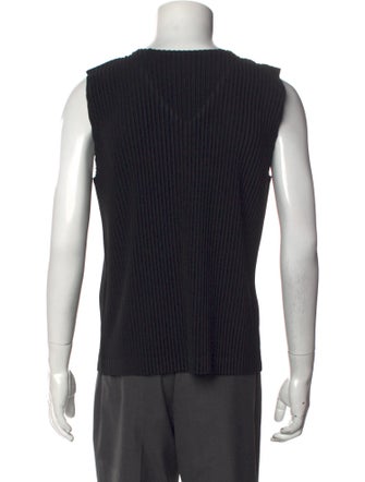 HOMME PLISSÉ ISSEY MIYAKE V-Neck Sleeveless T-Shirt