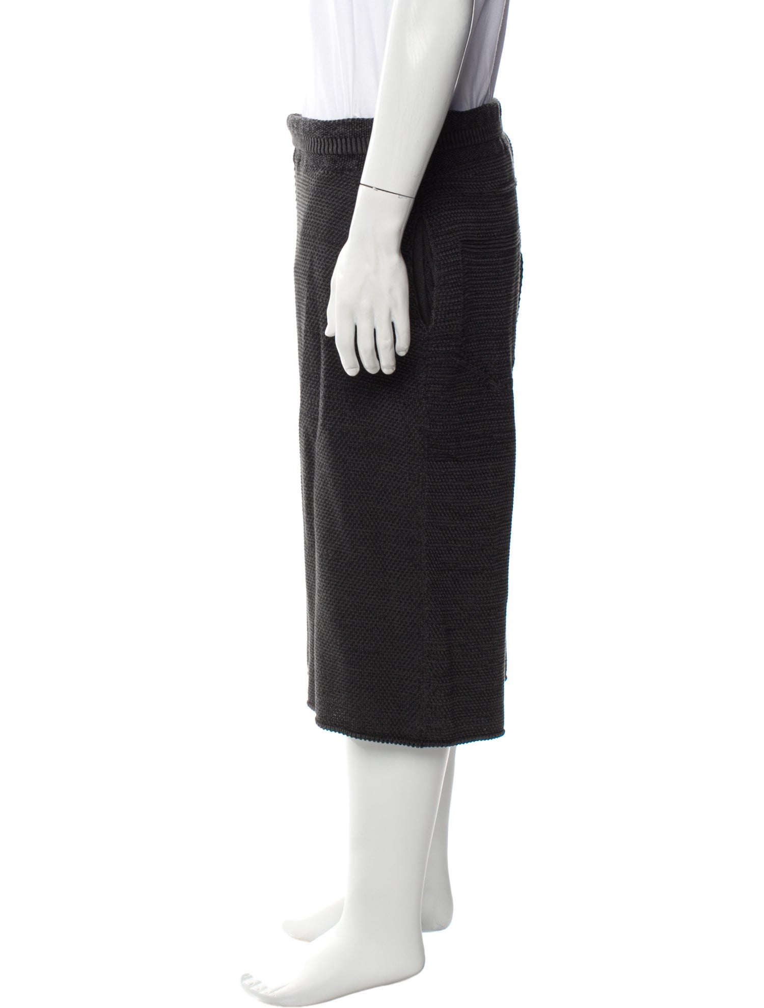 HOMME PLISSÉ ISSEY MIYAKE Shorts