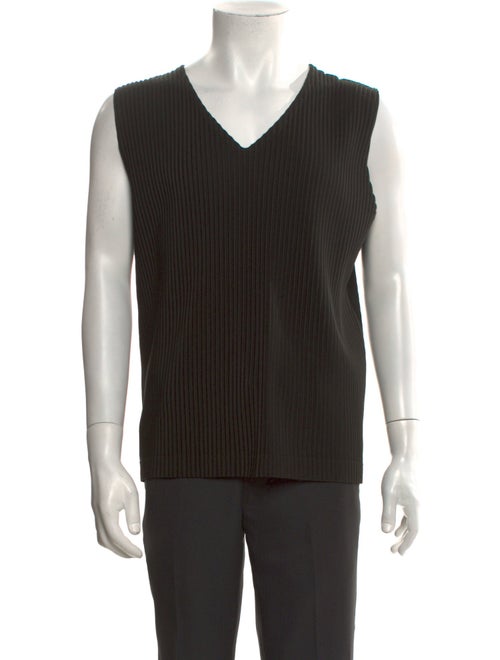 HOMME PLISSÉ ISSEY MIYAKE V-Neck Sleeveless Sweater Vest