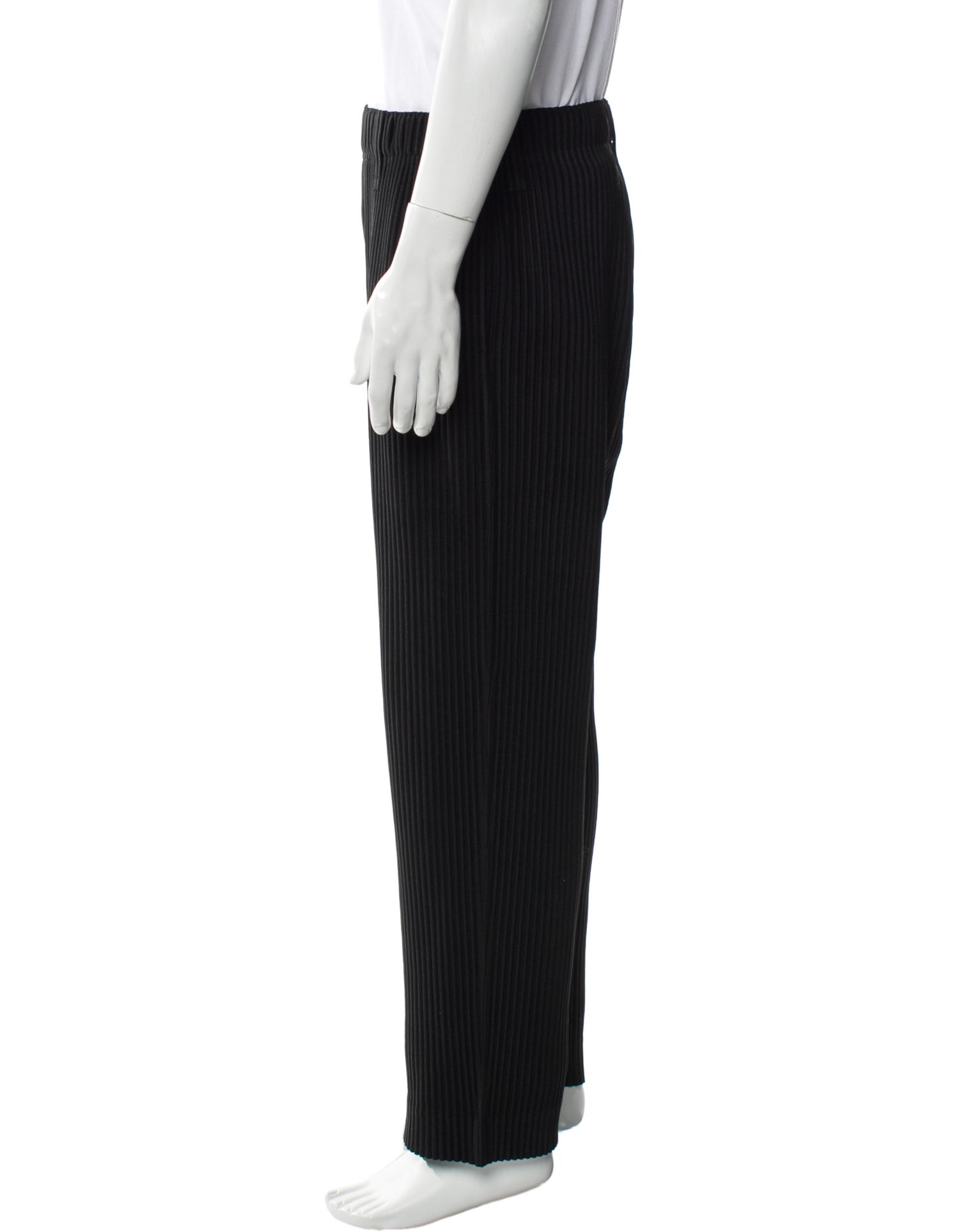 HOMME PLISSÉ ISSEY MIYAKE Pants