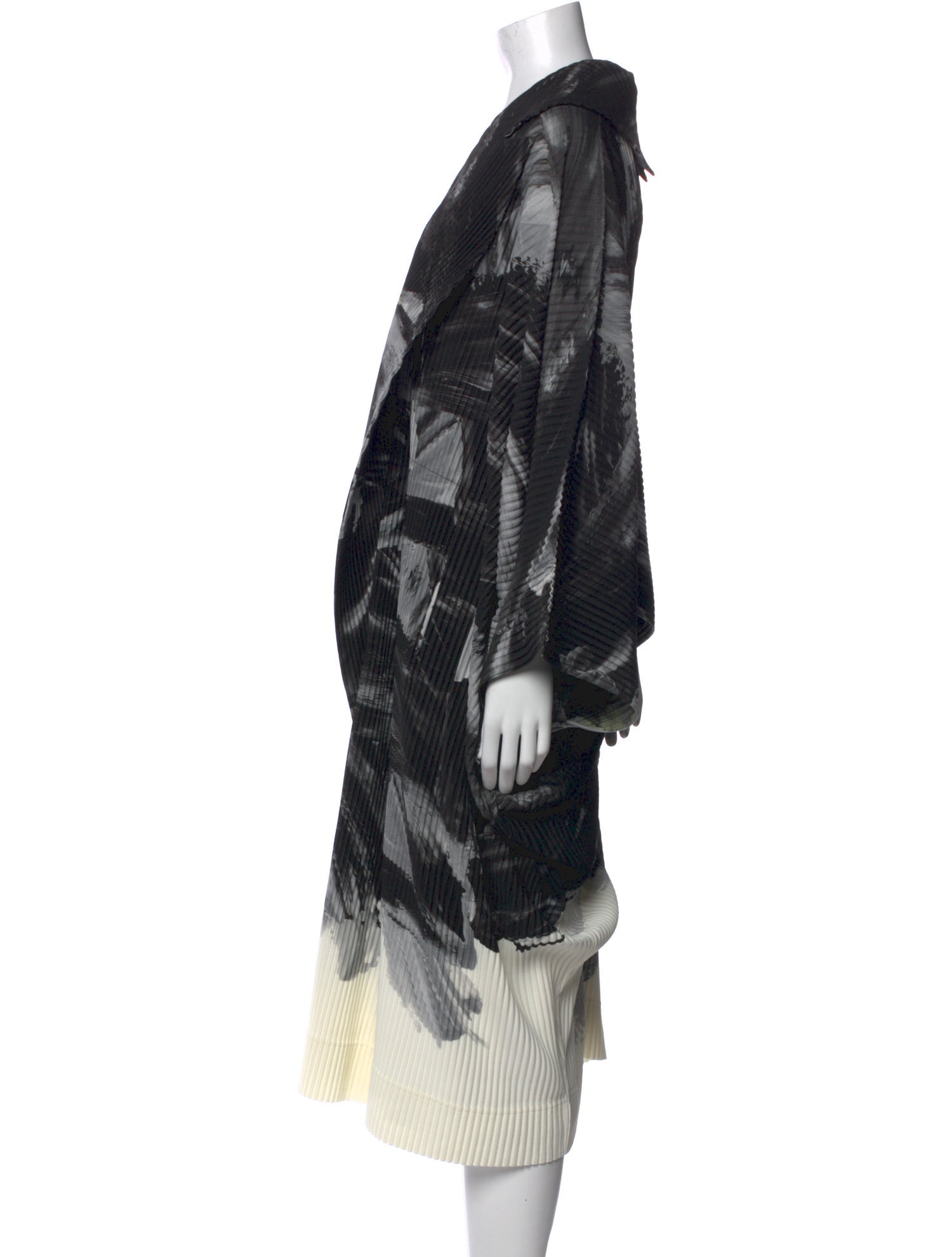 HOMME PLISSÉ ISSEY MIYAKE Printed Coat