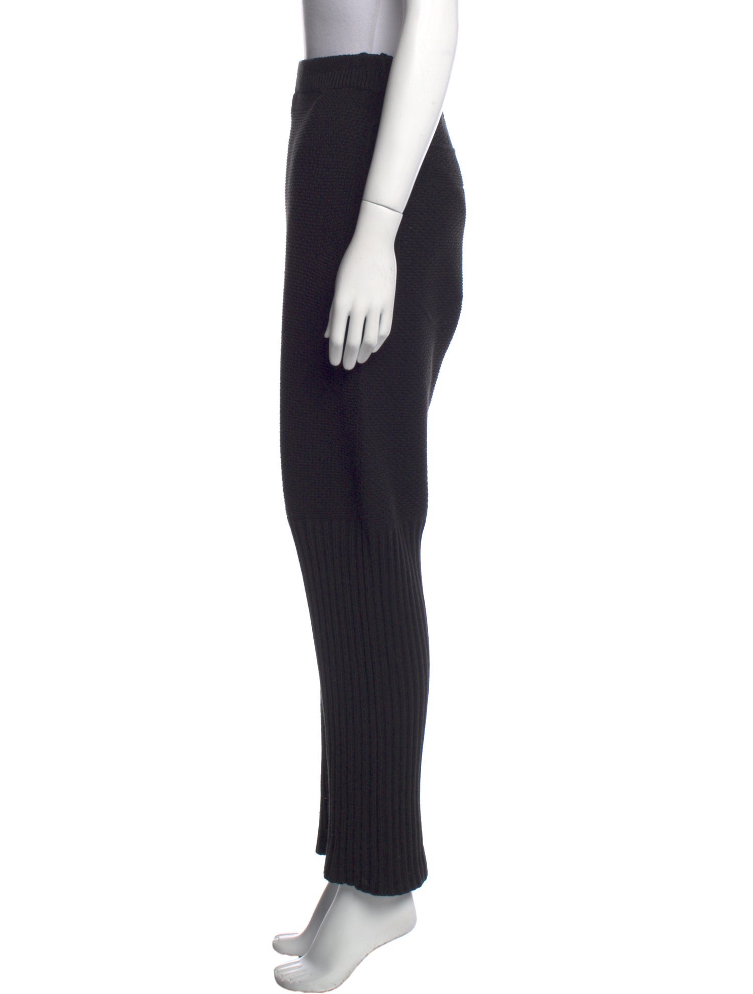 HOMME PLISSÉ ISSEY MIYAKE Pants