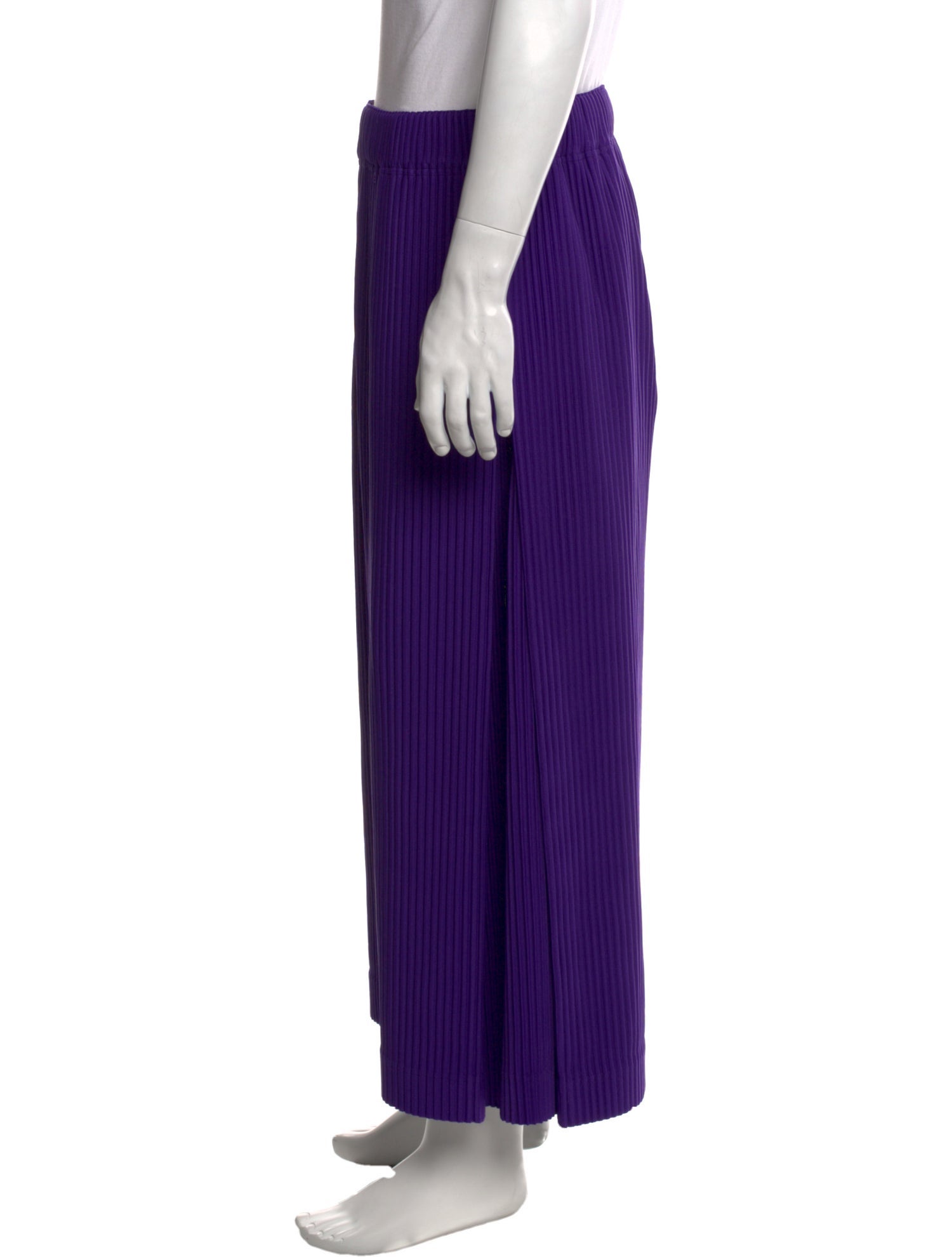 HOMME PLISSÉ ISSEY MIYAKE Pants