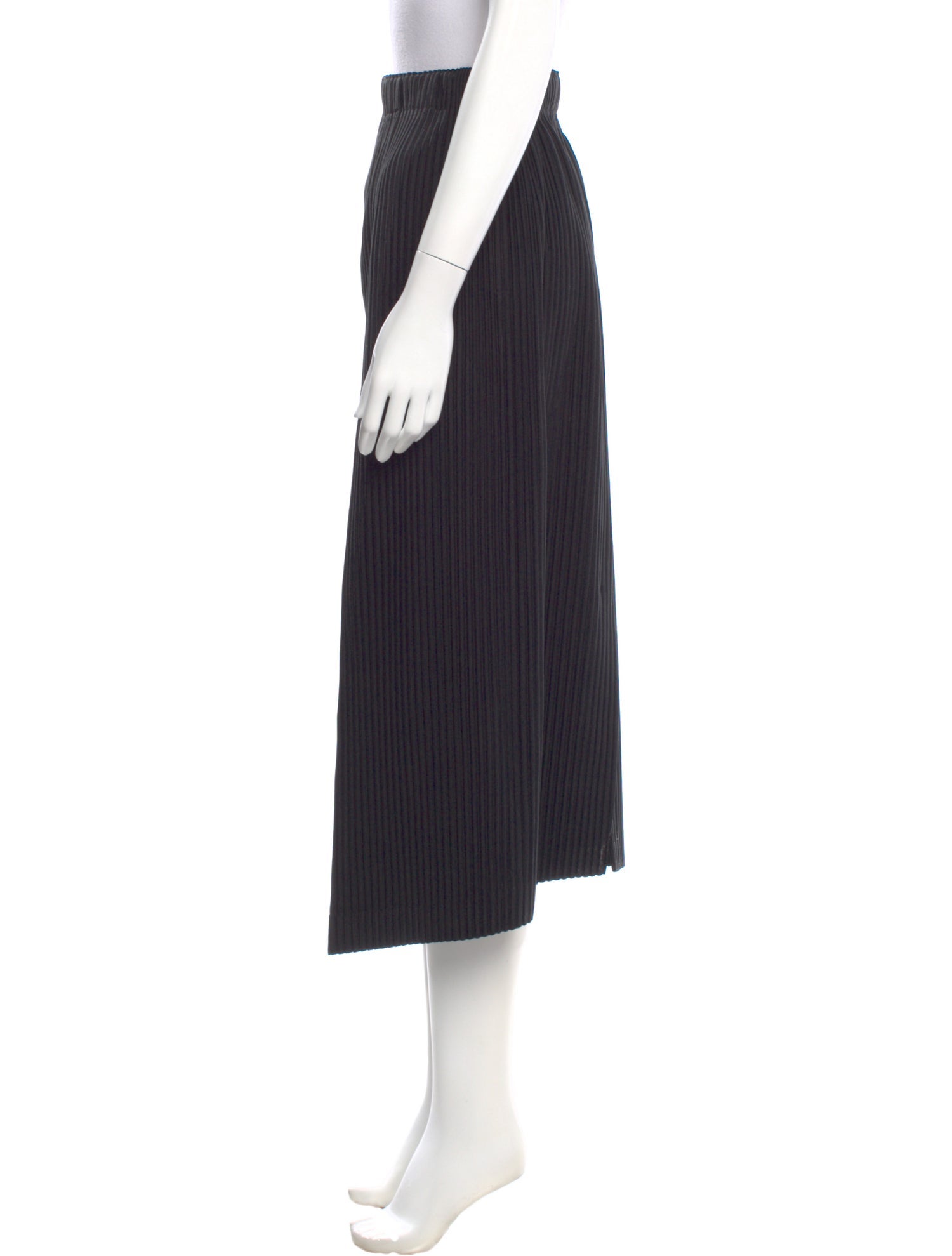 HOMME PLISSÉ ISSEY MIYAKE Pants