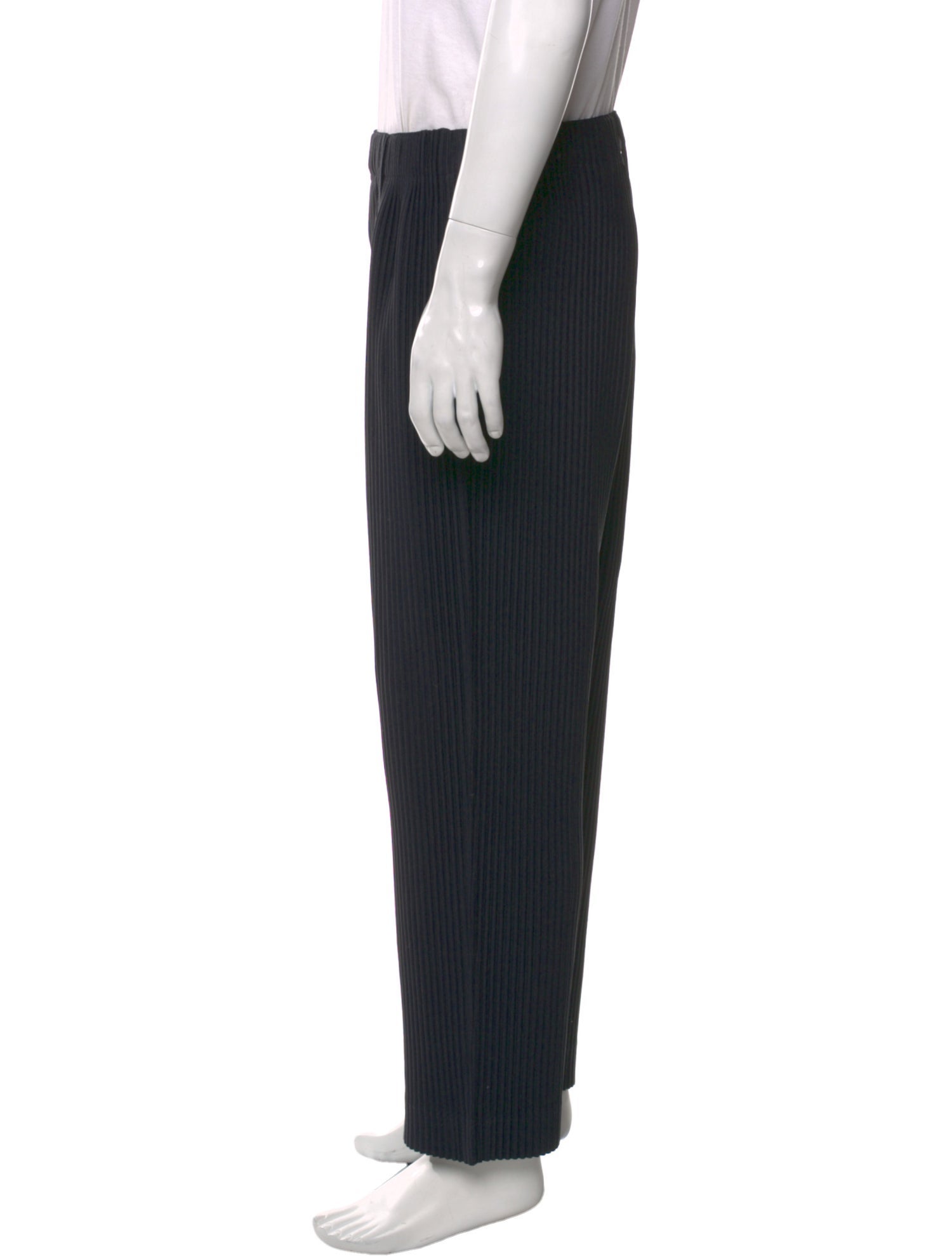 HOMME PLISSÉ ISSEY MIYAKE Pants